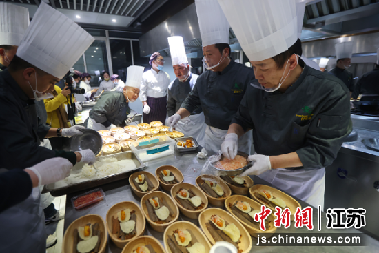素食传统技艺展示。中新社记者泱波摄 素食传统技艺展示。中新社记者泱波摄